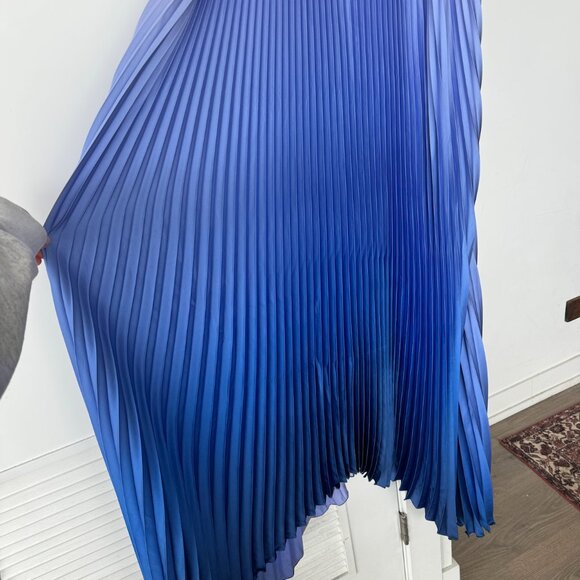 L'IDEE les éléments opera pleated asymmetric gown - Ocean Blue | Size: Small, 4 - Picture 9 of 14